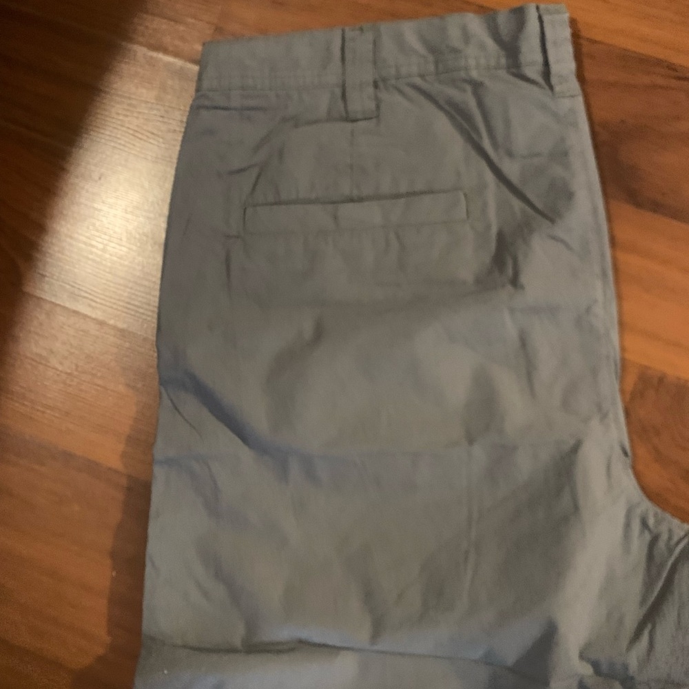 Columbia mens shorts. Charcoal gray. Size 40. NWT